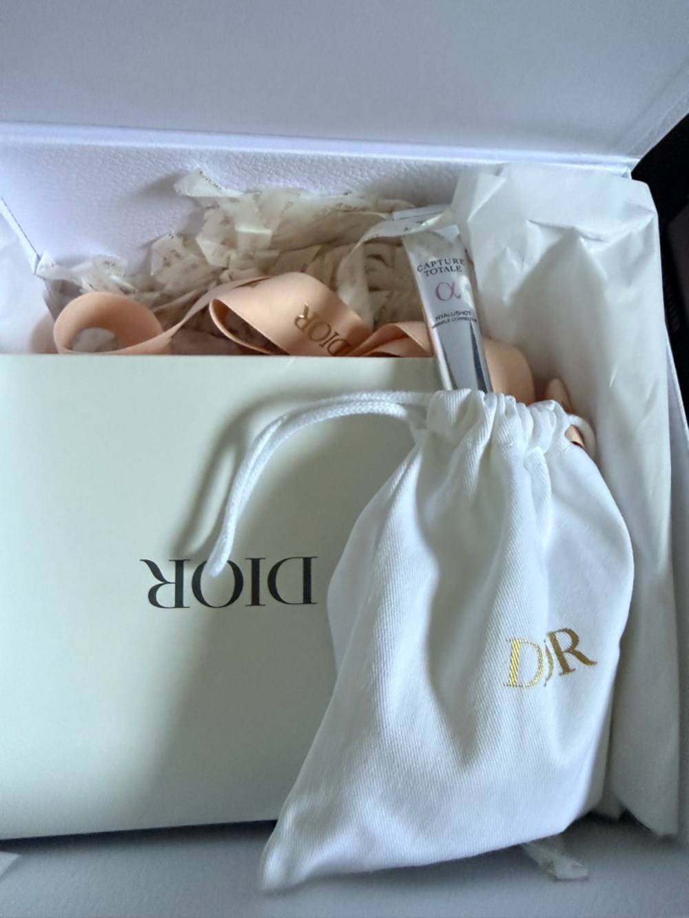 Dior Round Embroidered makeup Pouch in Peach & Gold w gifts - Picture 11 of 11